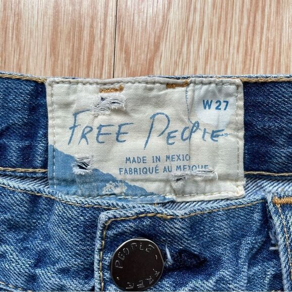 Free People Distressed Skinny Jeans - Size: 27 - Picture 4 of 9